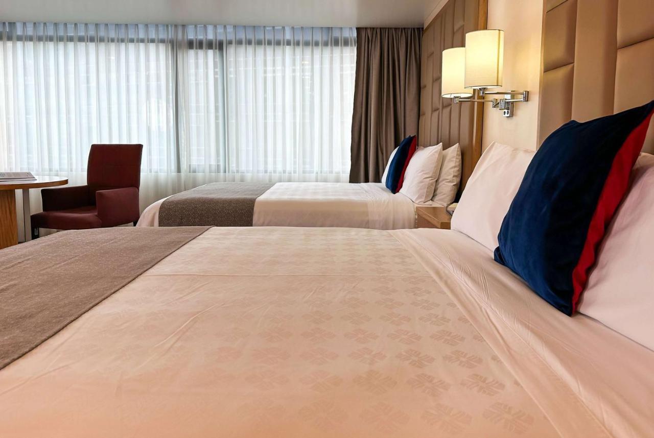 Wyndham Garden Quito Hotel Exterior photo