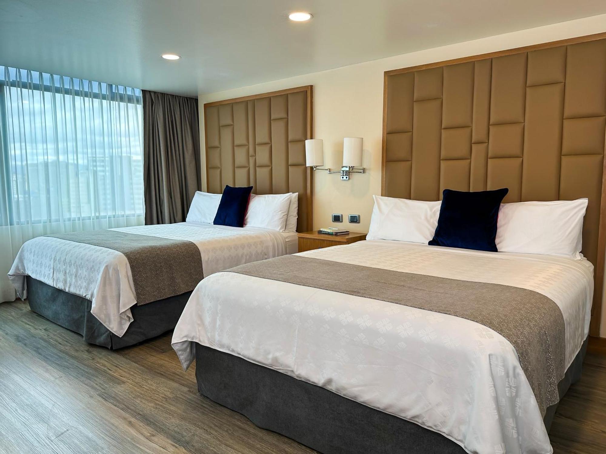 Wyndham Garden Quito Hotel Exterior photo