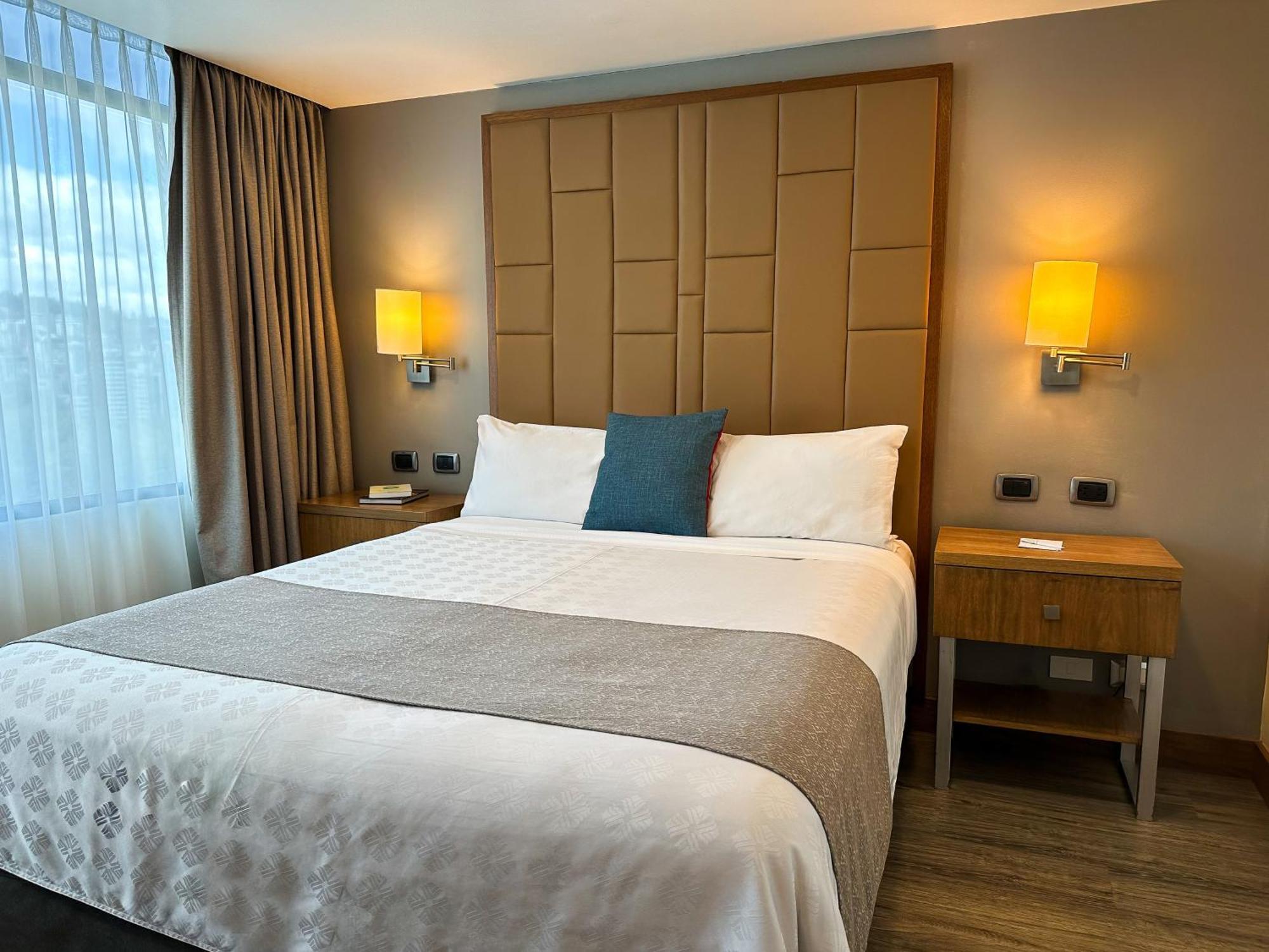 Wyndham Garden Quito Hotel Exterior photo
