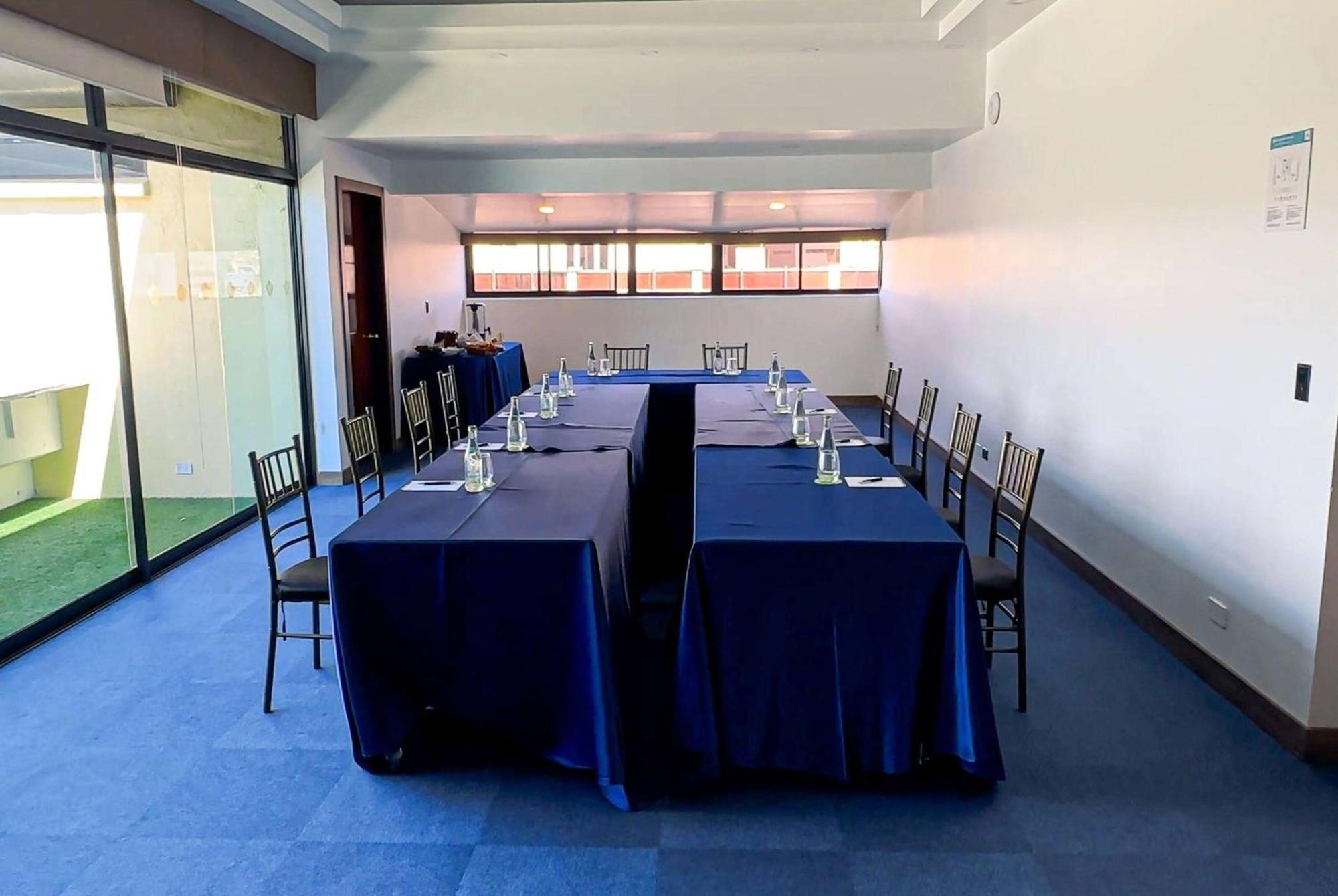 Wyndham Garden Quito Hotel Exterior photo